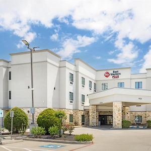 Best Western Plus Waller Hotel